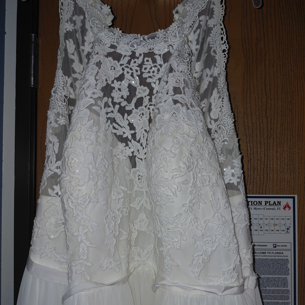 Elegant White Lace Dress